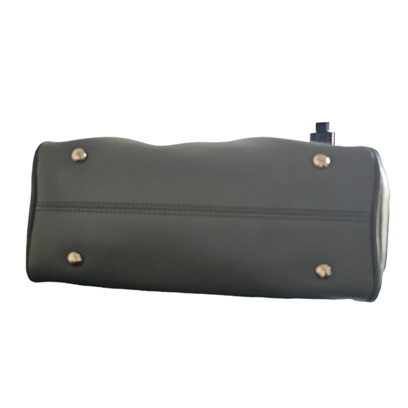 Jessie&jane Australia leather bag green-olive color removal strap. - Picture 5 of 11